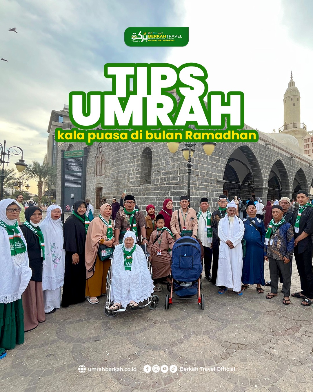 Jamaah umrah melaksanakan ibadah di Masjidil Haram saat bulan Ramadhan